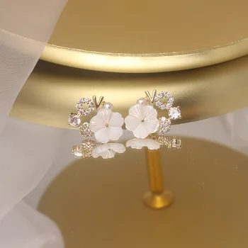 2020 vroče prodaje modni nakit lepe baker vdelan cirkon kristalno črke LJUBEZEN majhno lupino cvet ženski uhani